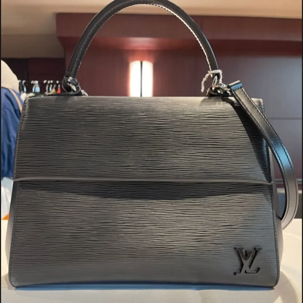 Louis Vuitton Cluny MM - Picture 7 of 7